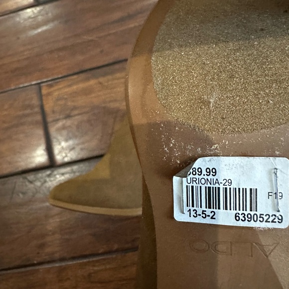 Aldo Urionia Camel Almond Toe Ankle Suede Booties Gold Buckle - Picture 4 of 8